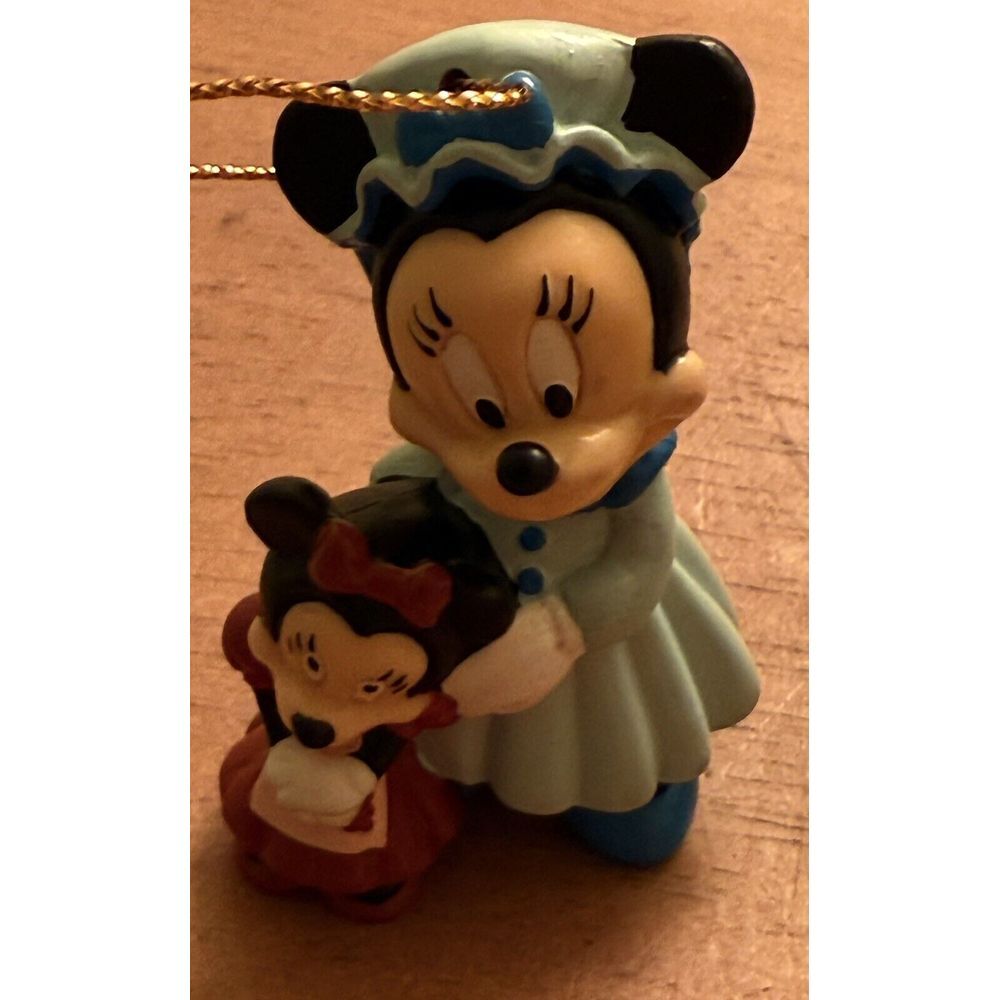 VTG‎ AVON GIFT COLLECTION MINNIE MOUSE AS MRS CRATCHIT CHRISTMAS ORNAMENT IN BOX